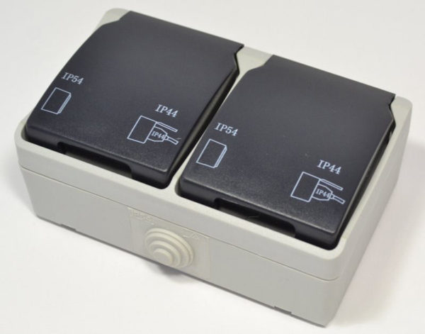 Защищенная розетка IP44