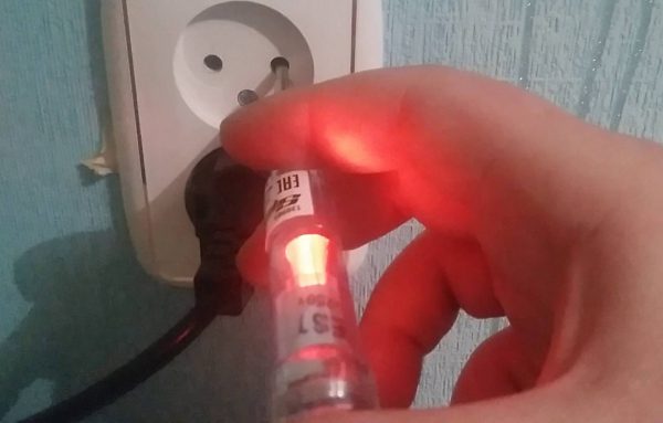 Определение нуля и фазы с помощью индикаторной отвертки