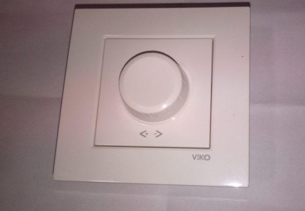 Выключатель с регулировкой мощности 600W