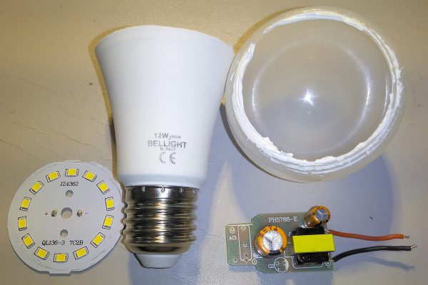 Разборка LED-лампы с герметиком
