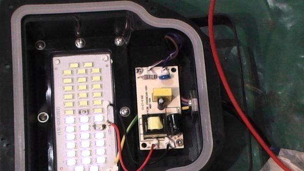 Замена блока питания LED-прожектора
