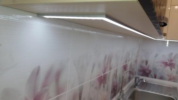 LED-подсветка рабочей зоны на кухне