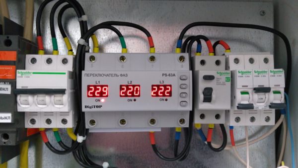 Подключение оборудования через переключатель фаз
